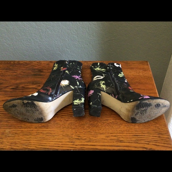 Matisse Floral Posey leather ankle boots - fun and comfy! - Picture 7 of 12